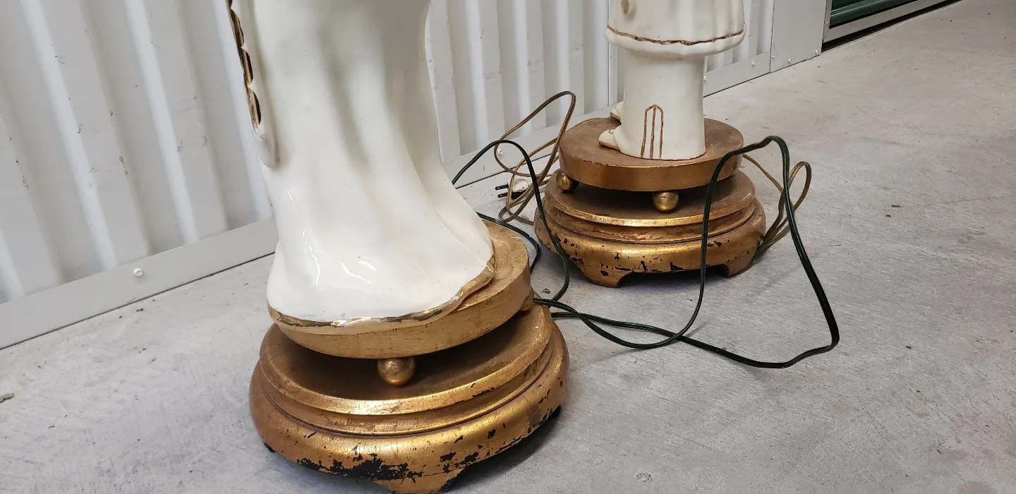 Pair of Vintage Asian Figurine Lamps image indicator(7)