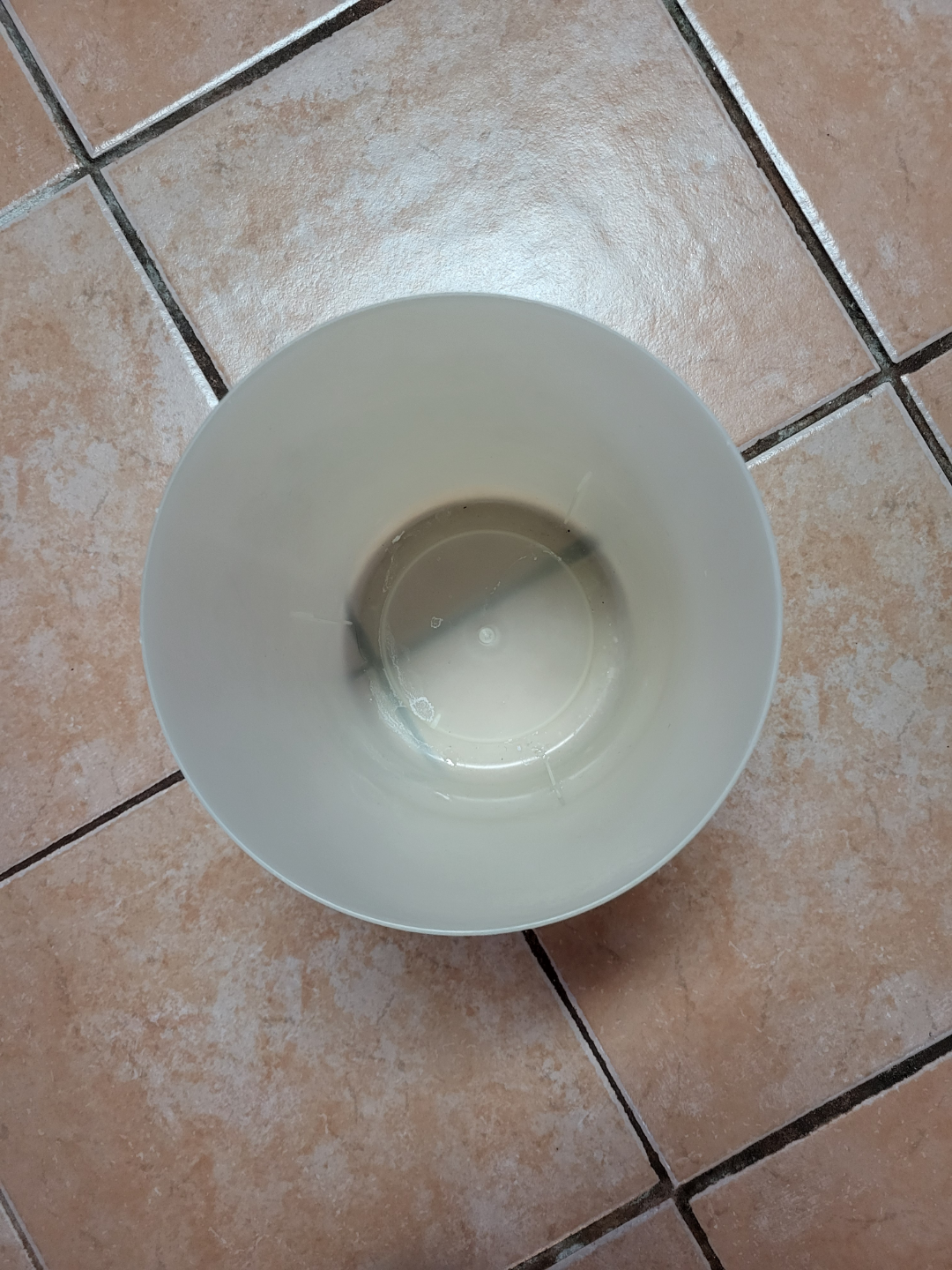 Small Plastic Garbage Container - photo 2