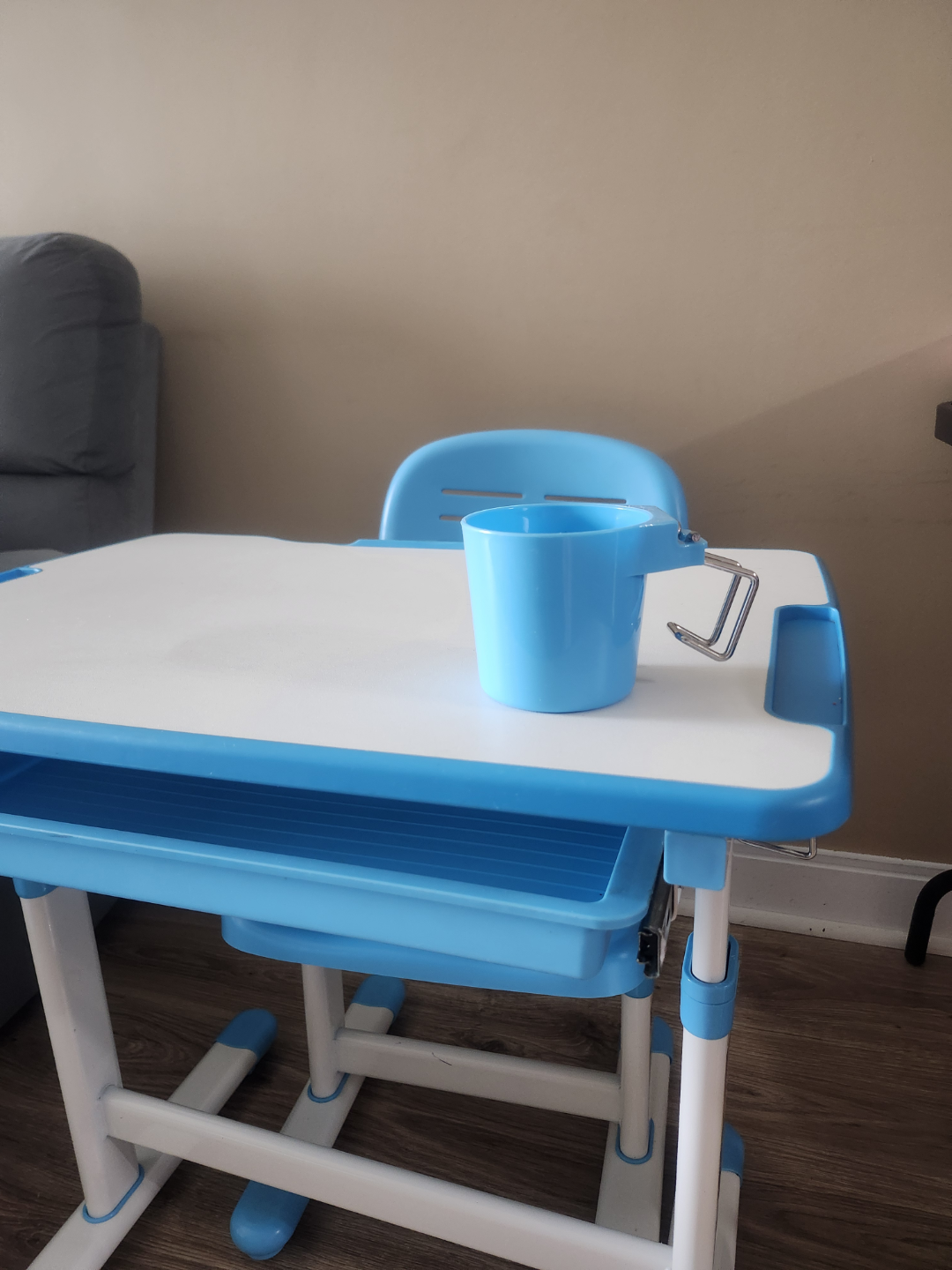Kids Adjustable Height Desk and Chair Set - Blue