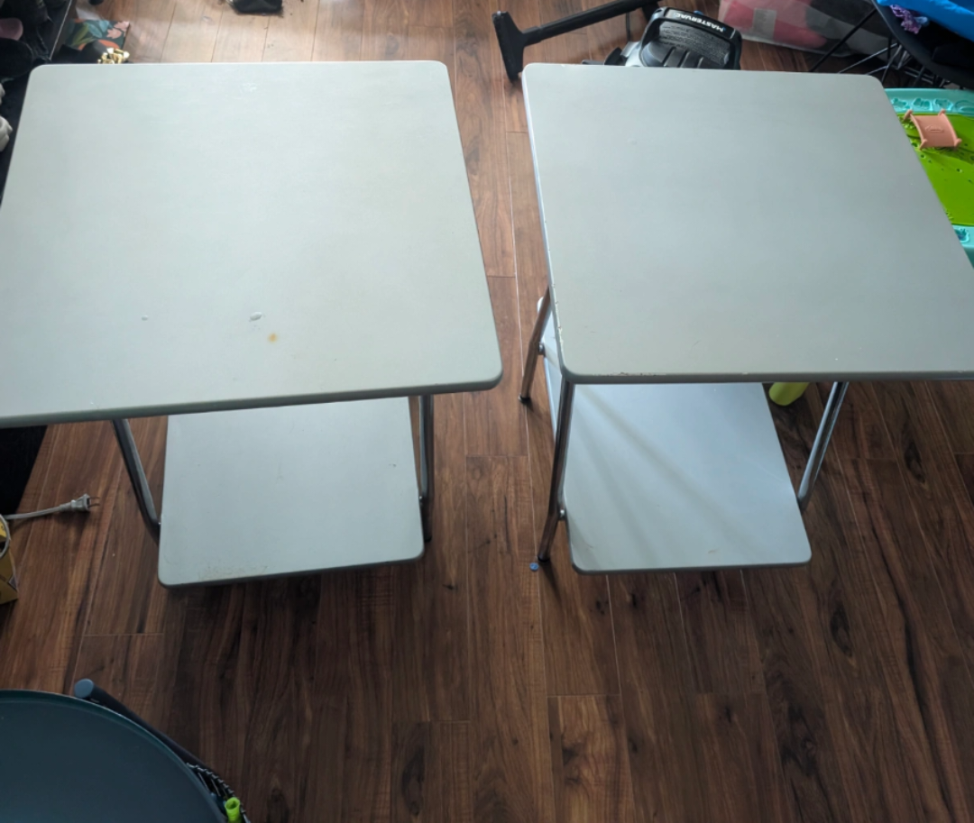 Pair of Vintage End Tables - photo 2