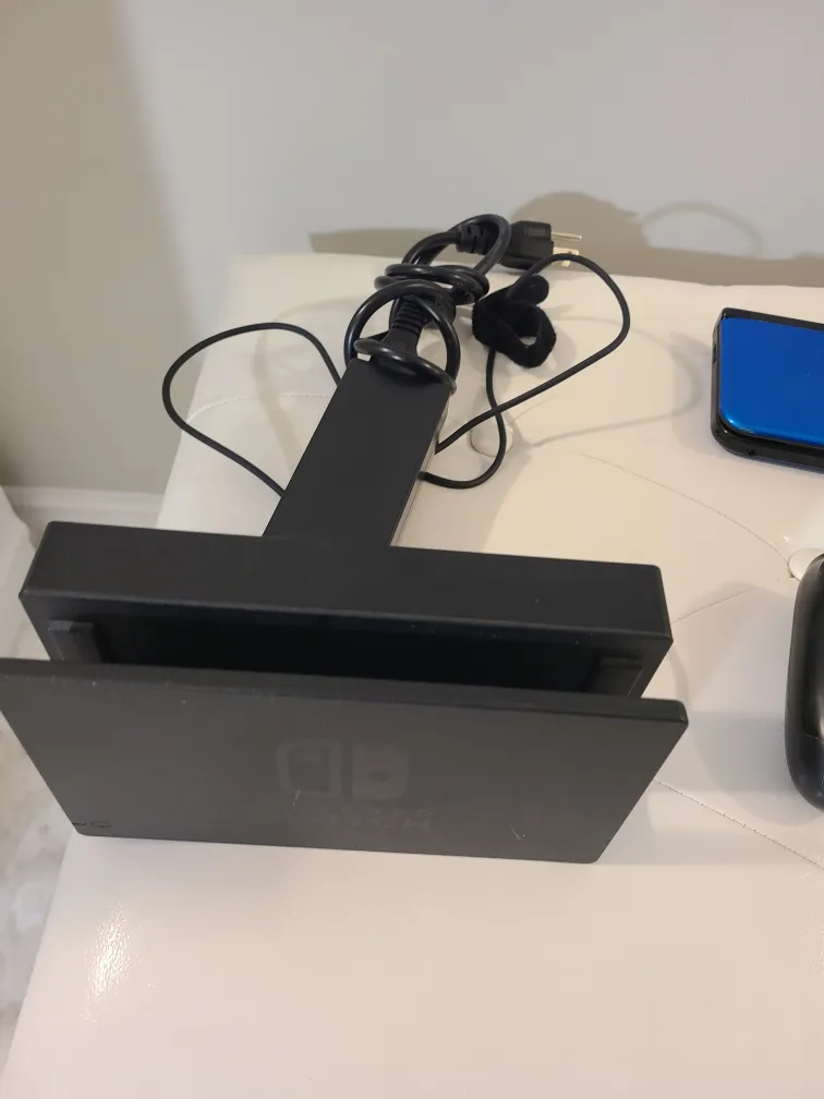 🇨🇦 Nintendo Bundle PS5, SWITCH, 3DS XL image indicator(5)