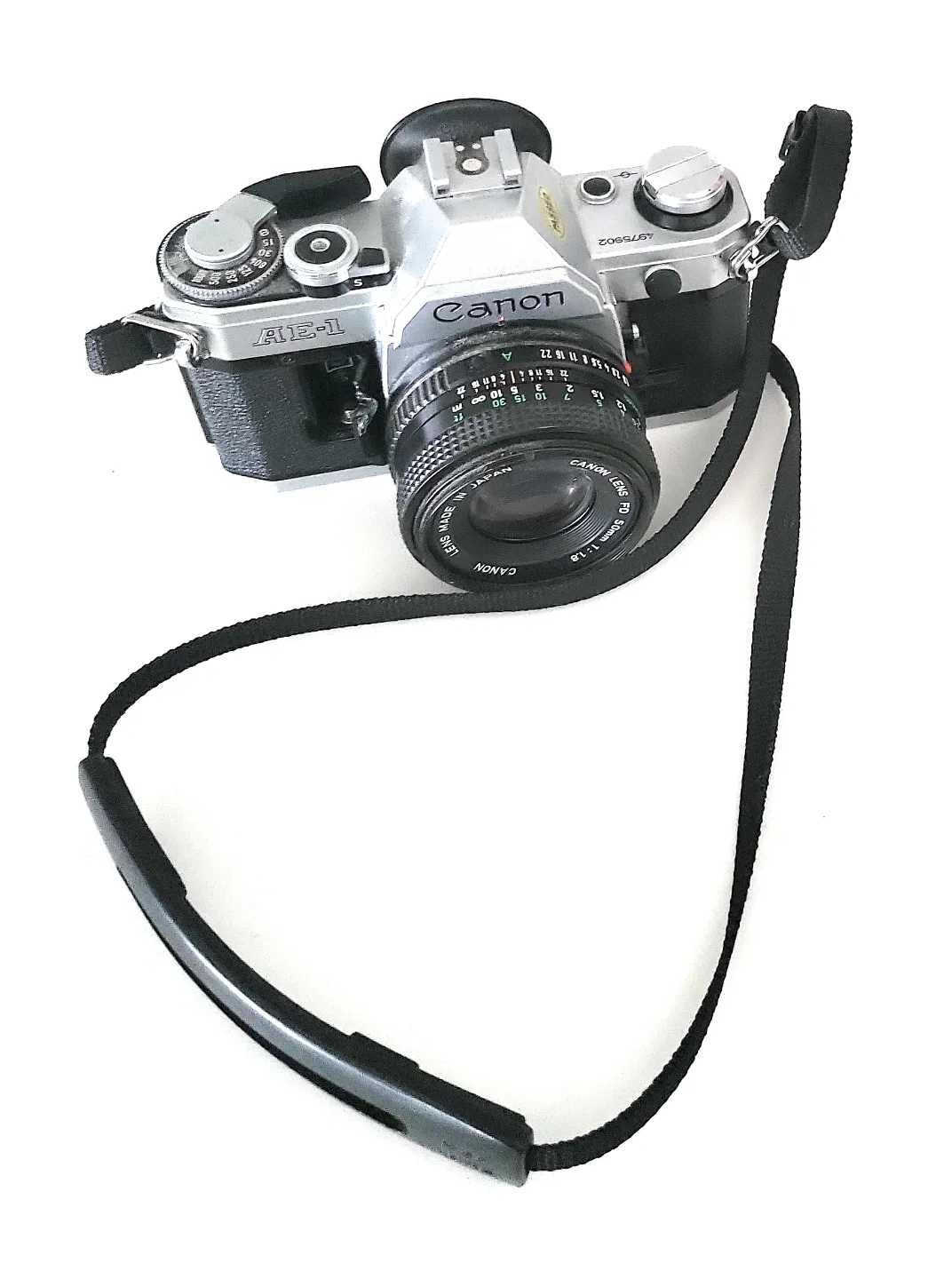 Vintage Canon AE-1 35mm Film Camera. With original  strap image indicator(5)