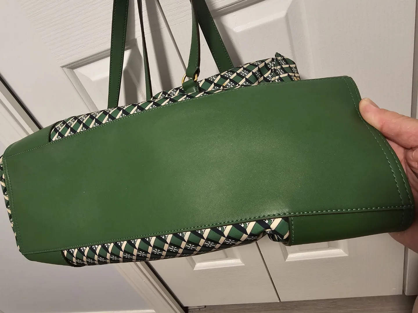 Tory Burch Green Geometric Tote Bag image indicator(4)