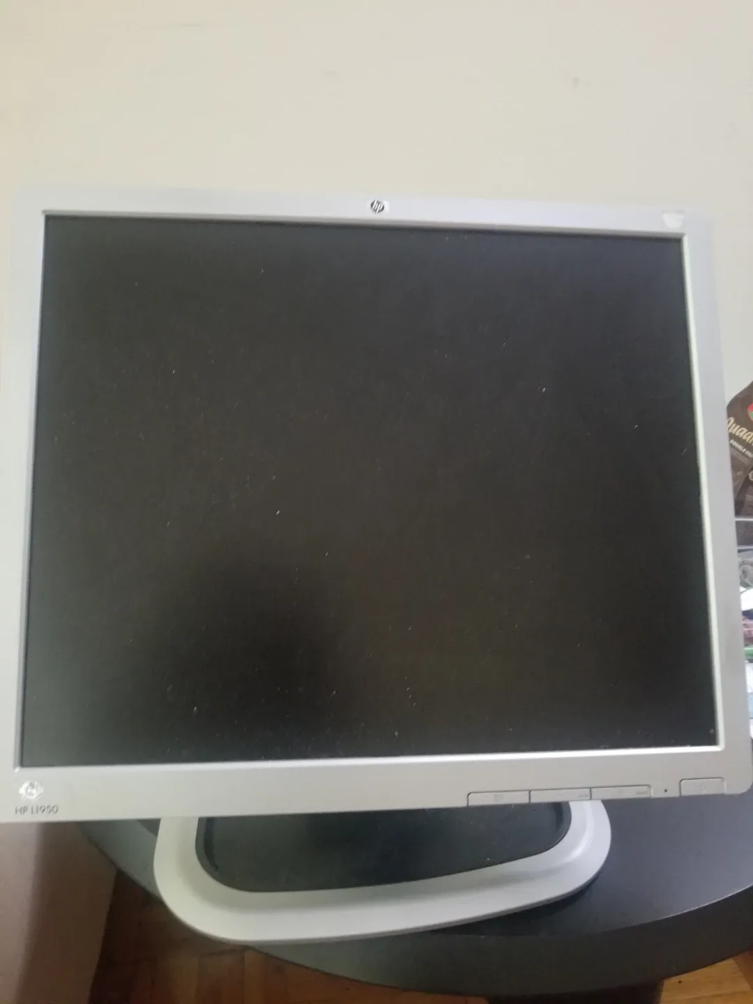 HP L1950g LCD Monitor - 19 inch thumbnail