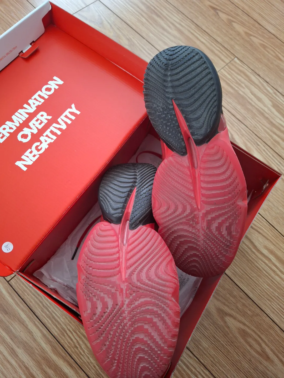 Adidas D.O.N. Issue #4 Basketball Shoes - Size 6 US Men's image indicator(6)