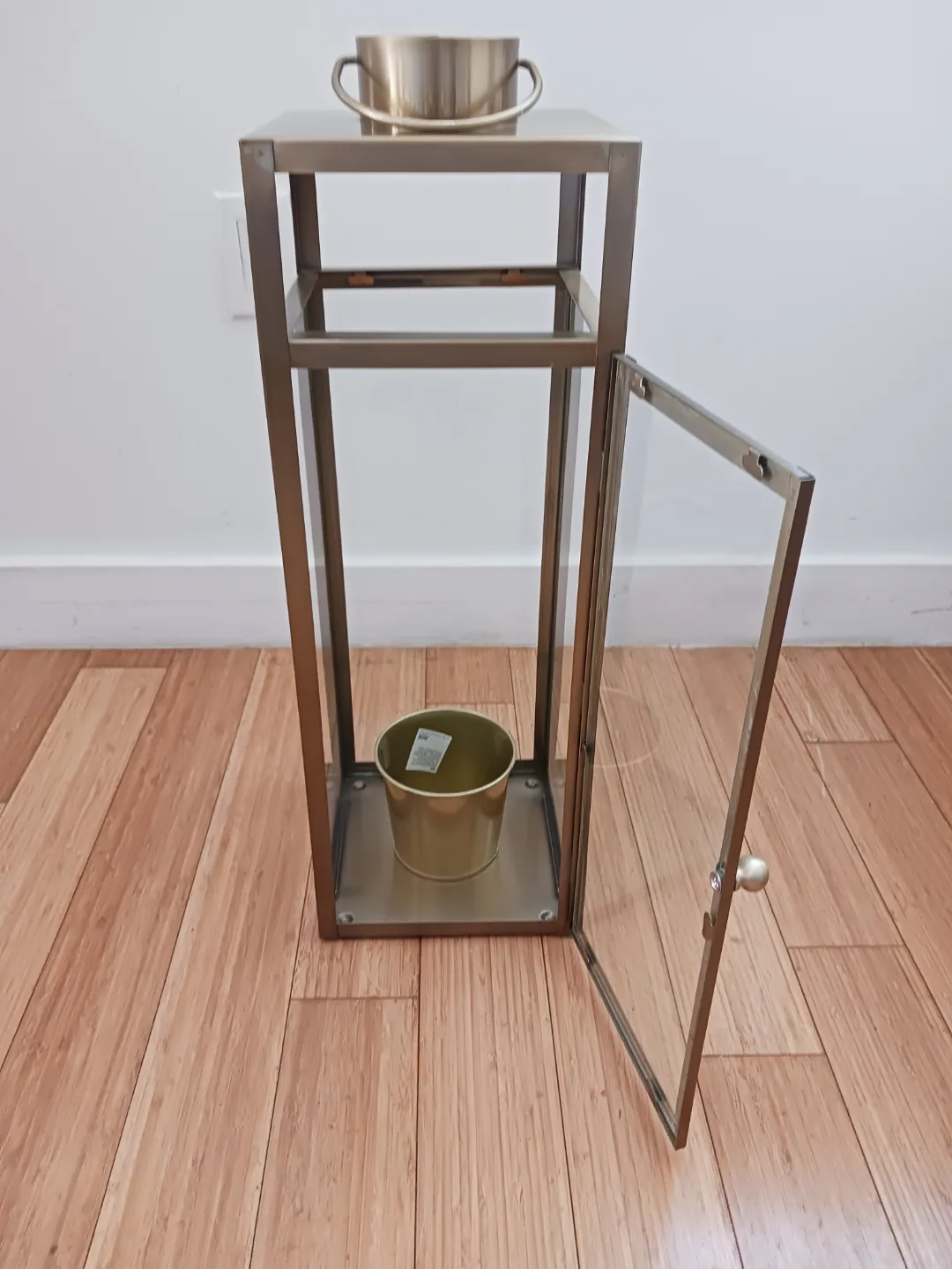 Elegant Gold Metal Lantern Set – Includes 2 Sizes + Glass Panels image indicator(9)