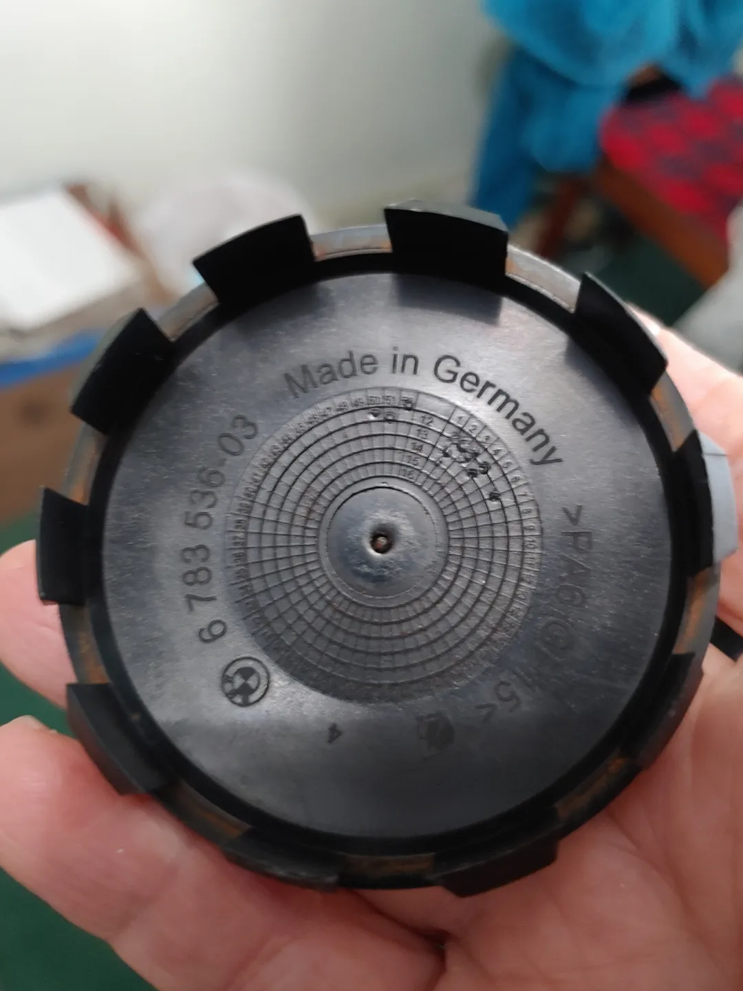 #freecycle BMW Centre Cap image indicator(2)