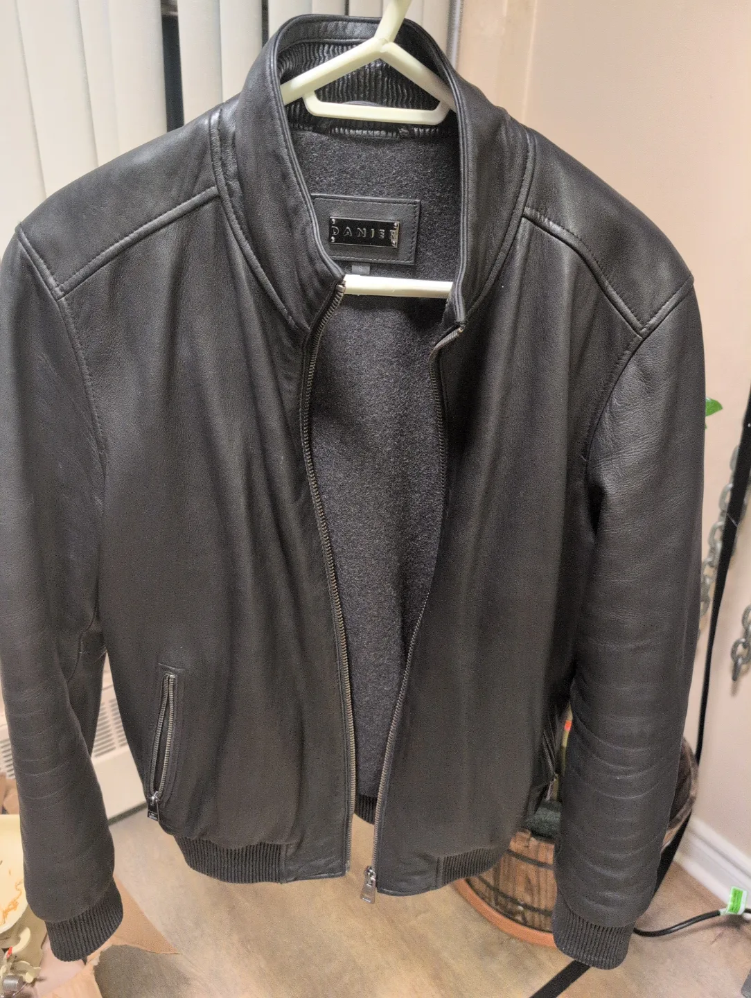 DANIER  Men's Black Leather Bomber Jacket Size Small thumbnail