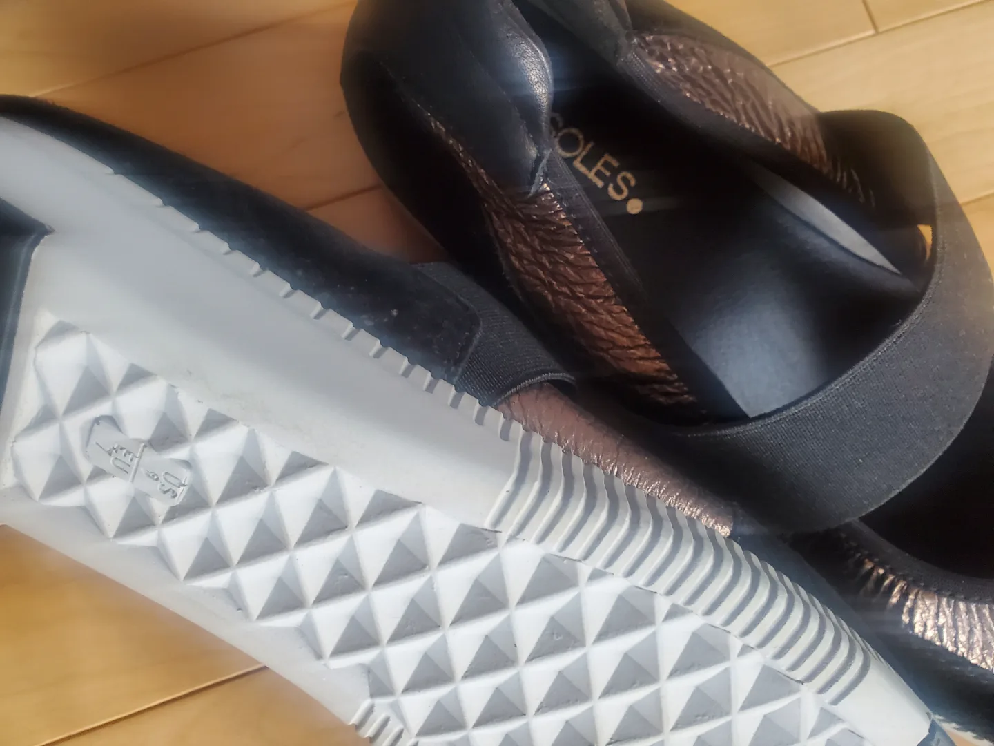 Aerosoles Women's Rose Gold & Black Slip-On Shoes image indicator(3)