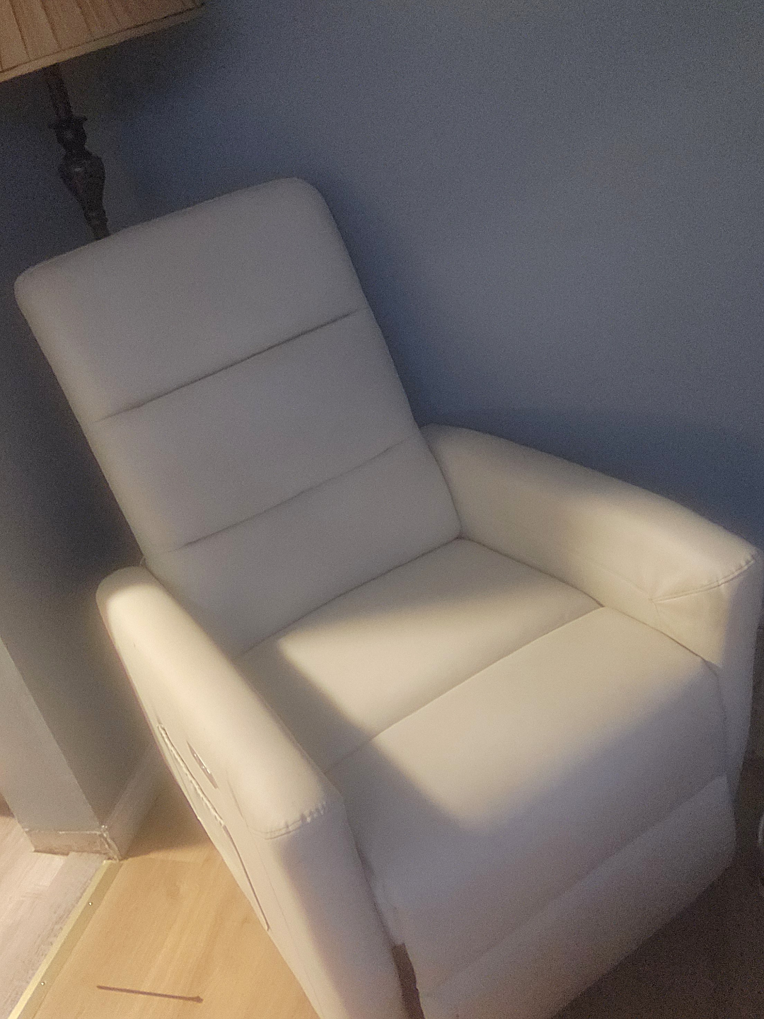 White leather chairs - photo 4