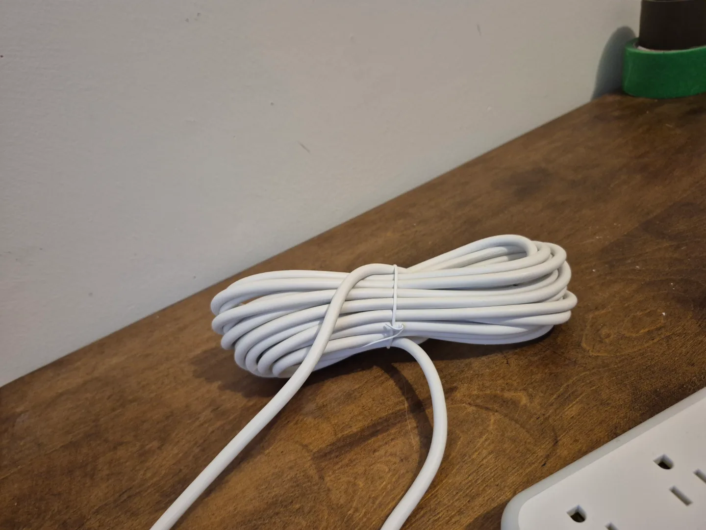 power bar with 3 USB Ports image indicator(3)