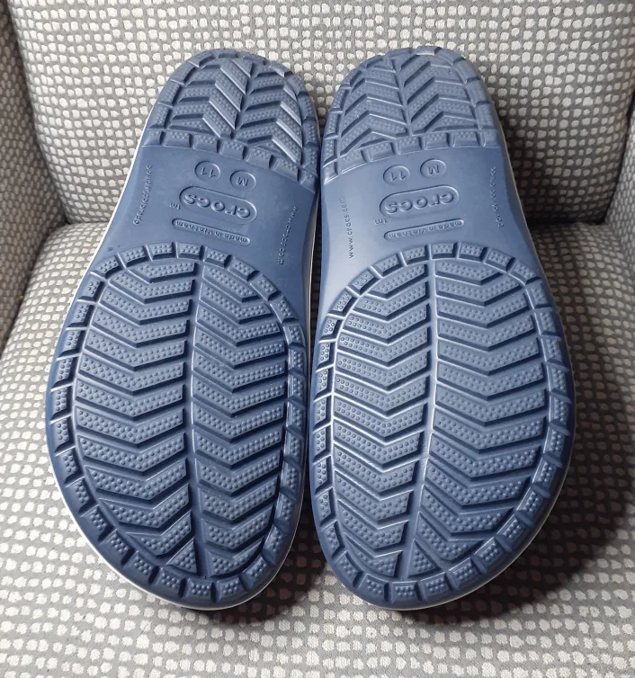 Crocs Classic Lined Clogs Adult Brand New - Navy Blue and White image indicator(4)