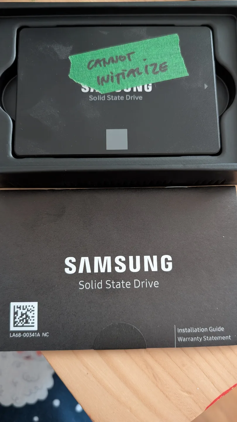 Samsung Solid State Drive - 500GB thumbnail