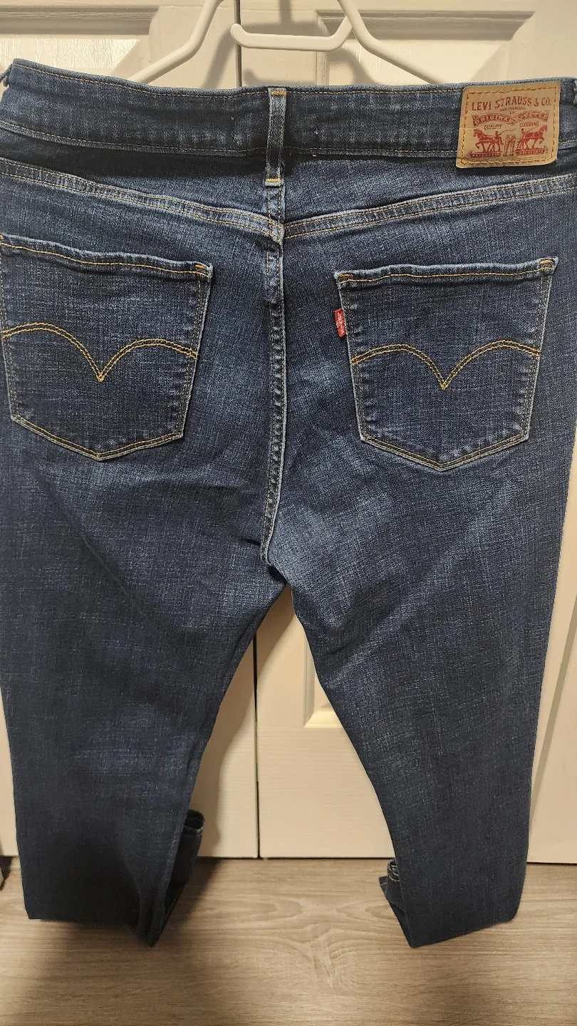 Levi's 721 High Rise Skinny Jeans - Size 31