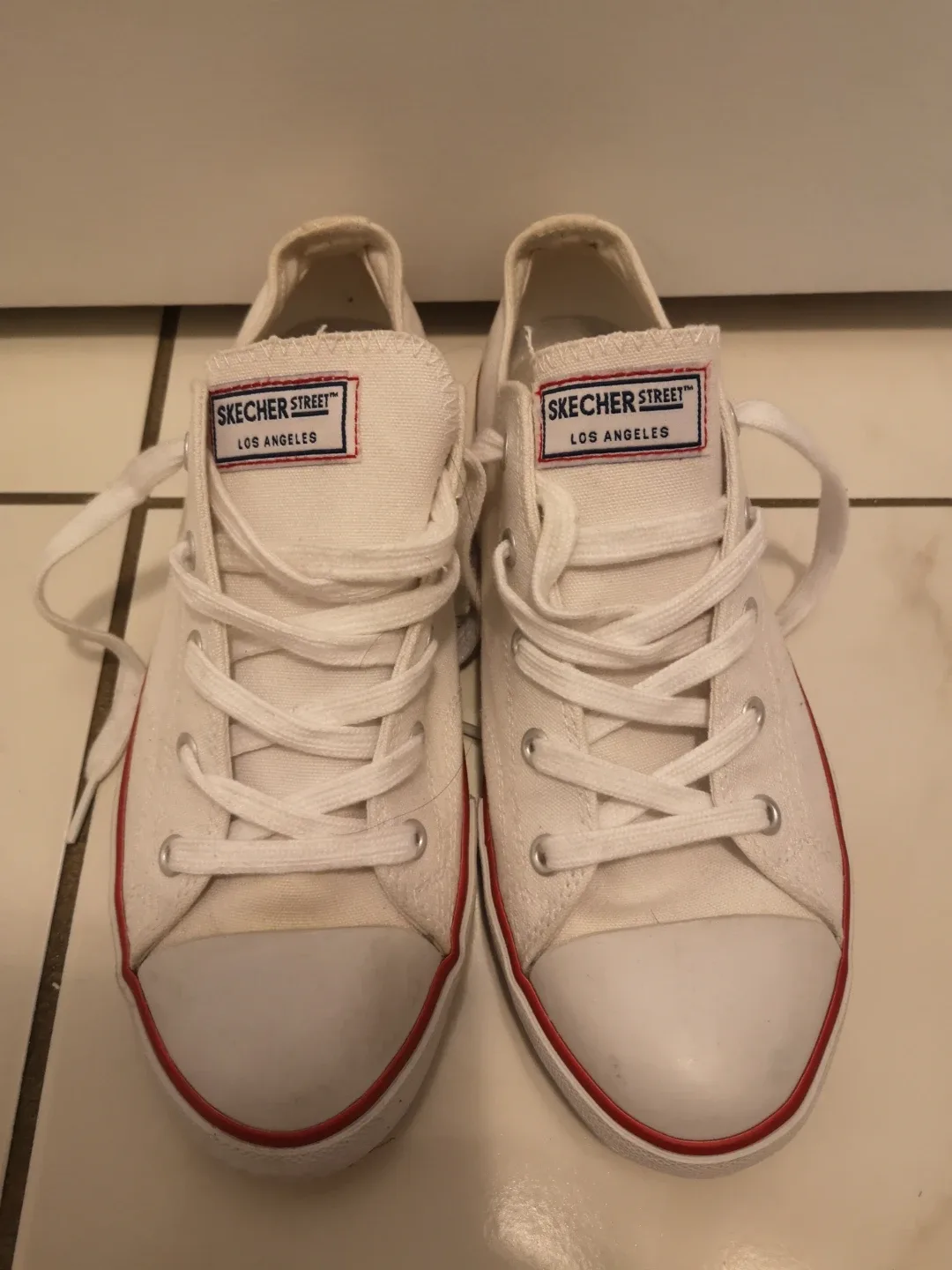Skecher Street Women's White Canvas Sneakers - Size 9 thumbnail