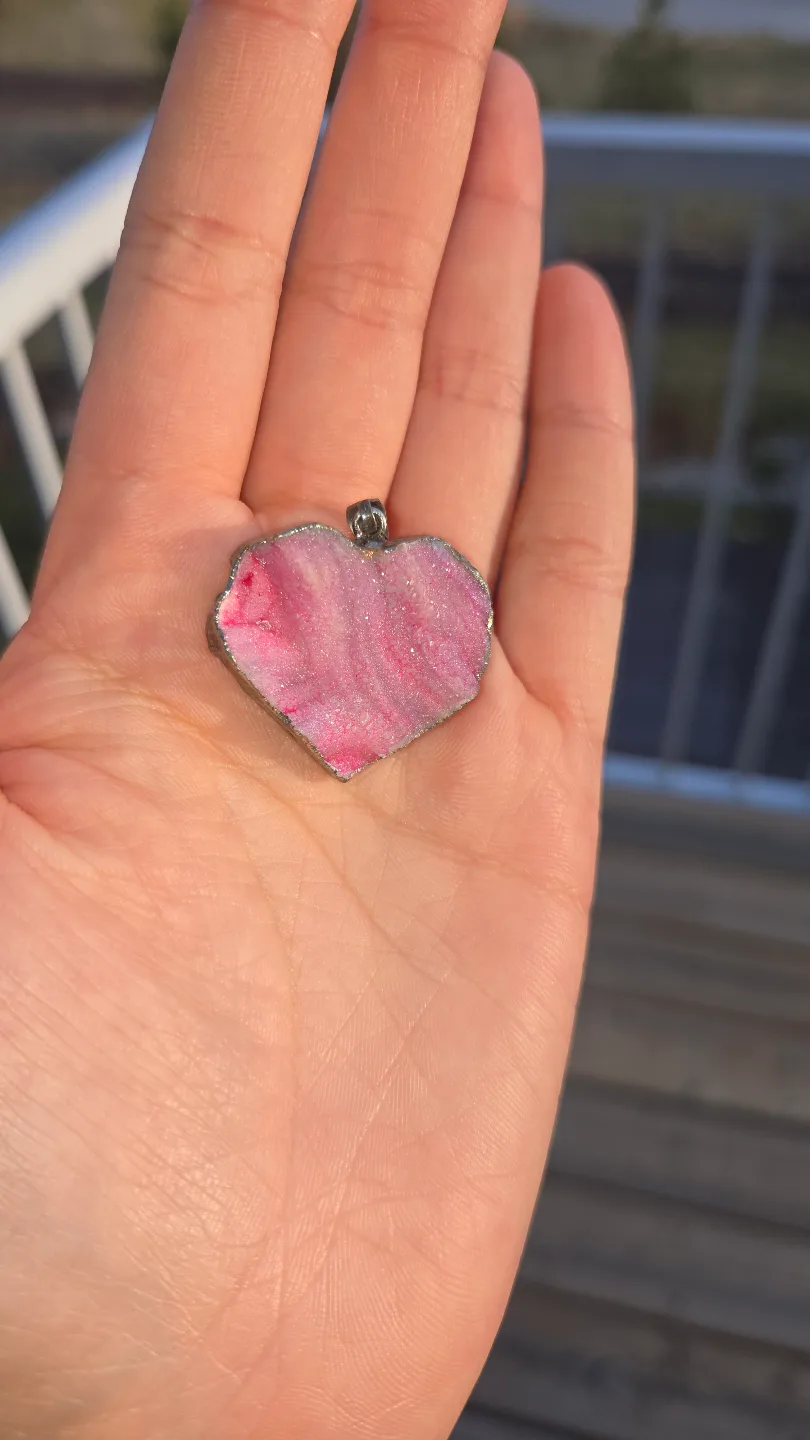 Pink Heart-Shaped Stone/Crystal Pendant 🧡 thumbnail