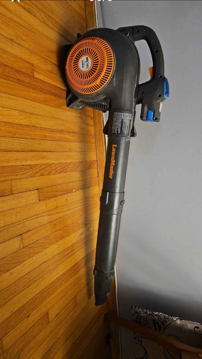 Lawnmower Gas Leaf Blower - photo 2