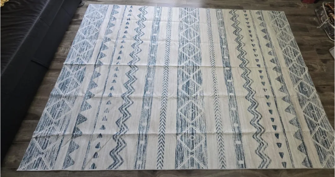 Jinchang Area Rug - Blue and Beige Geometric Pattern thumbnail