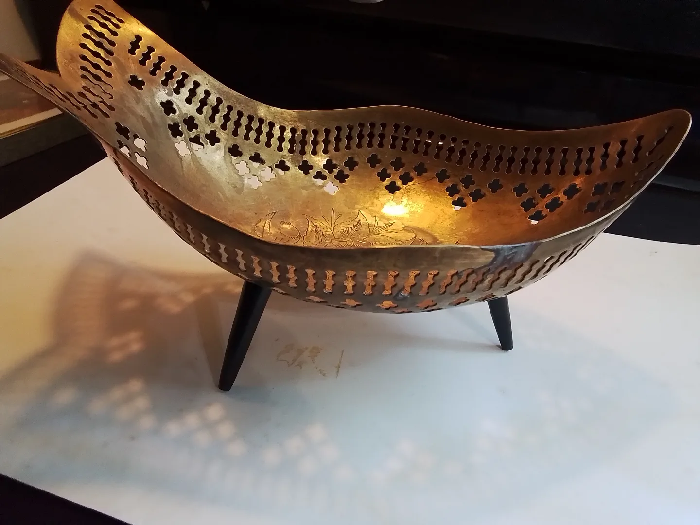 Openwork Brass Bowl with Wooden Legs image indicator(2)
