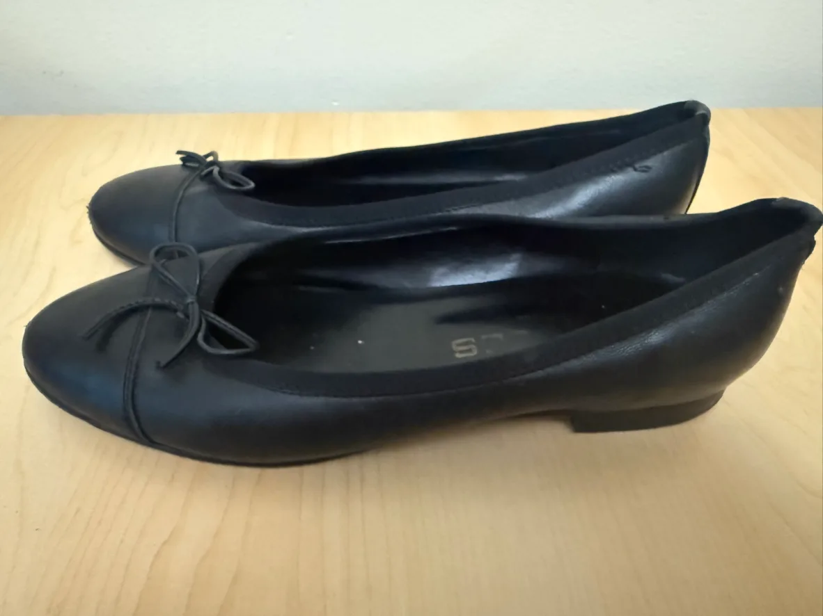 Vero Cuoio Black Leather Ballerina Flats image indicator(2)