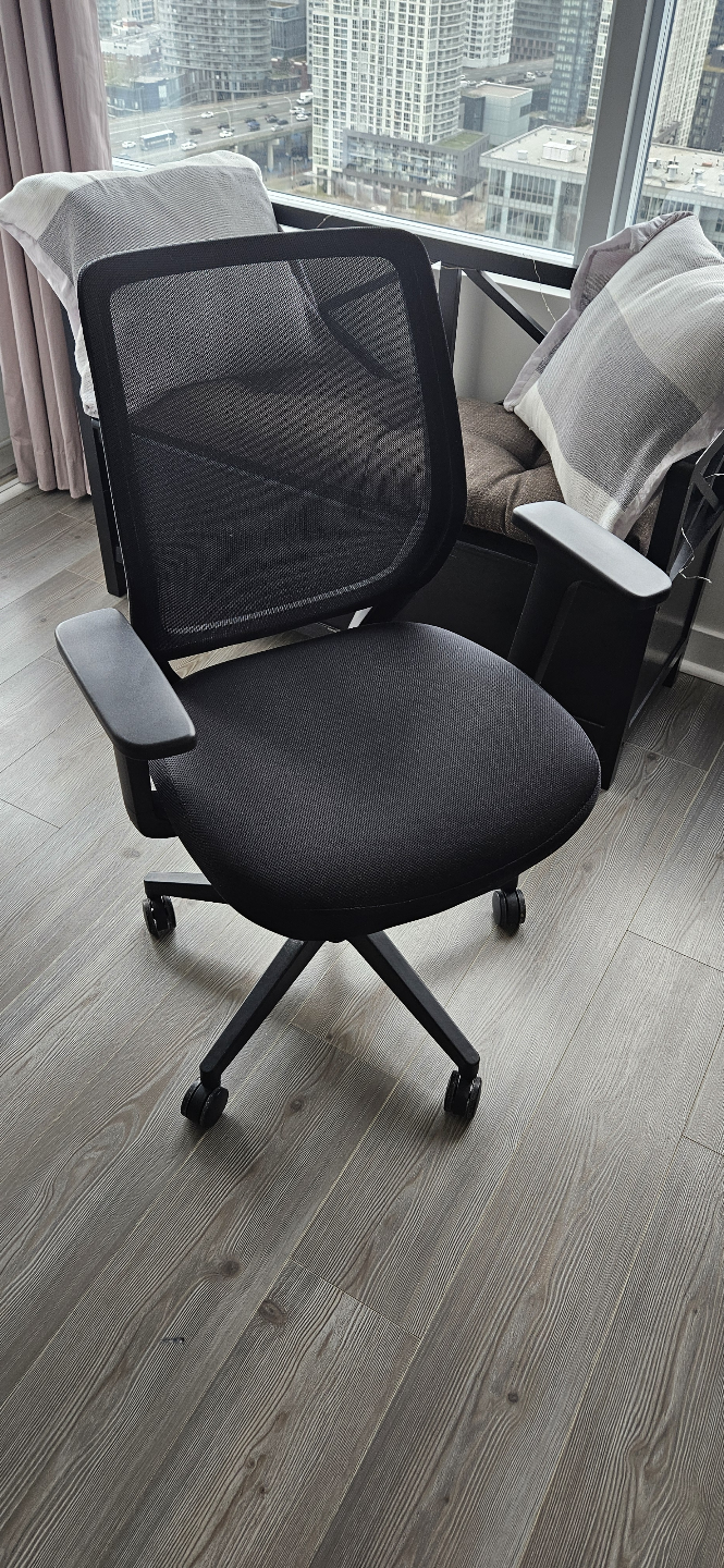 Black Mesh Office Chair with Armrests - photo 2