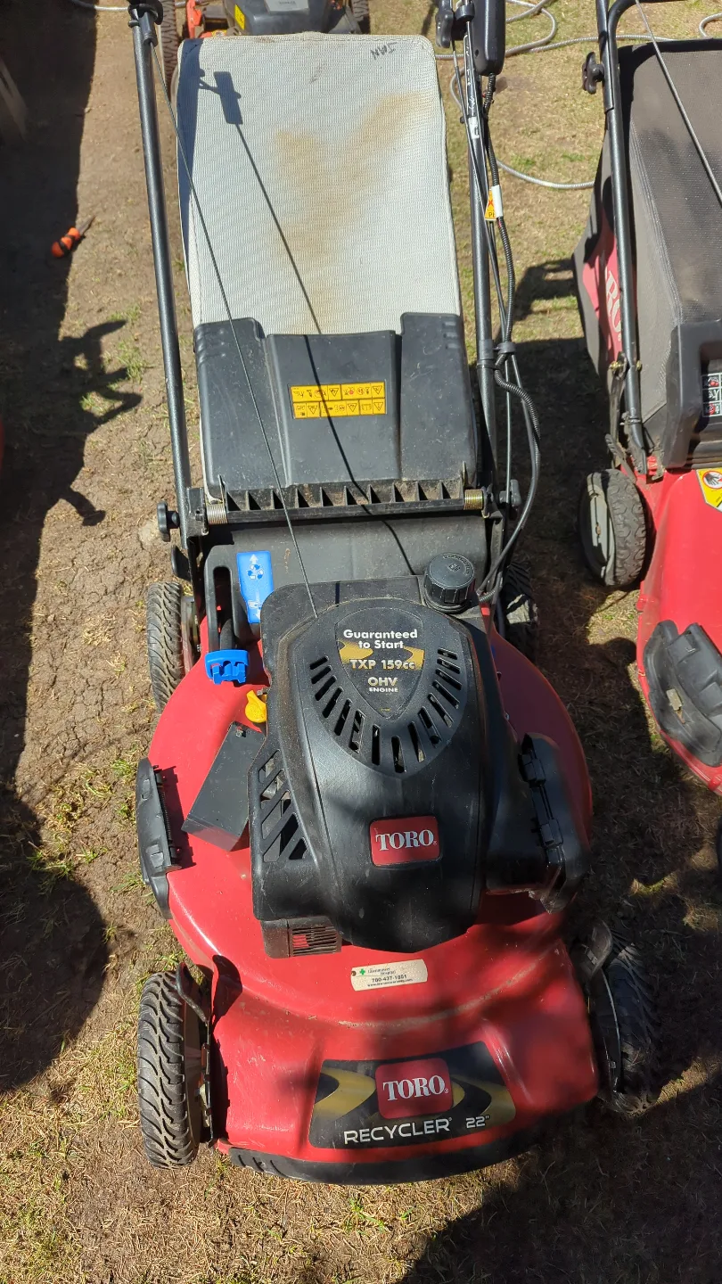 Toro Recycler 22" Lawn Mower. Self propelled with bagging. thumbnail