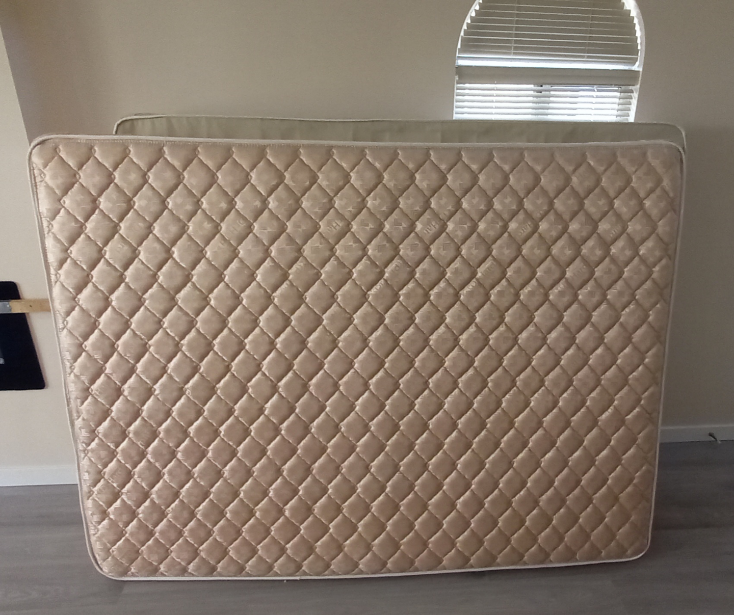 Queen Mattress and Box Spring Set