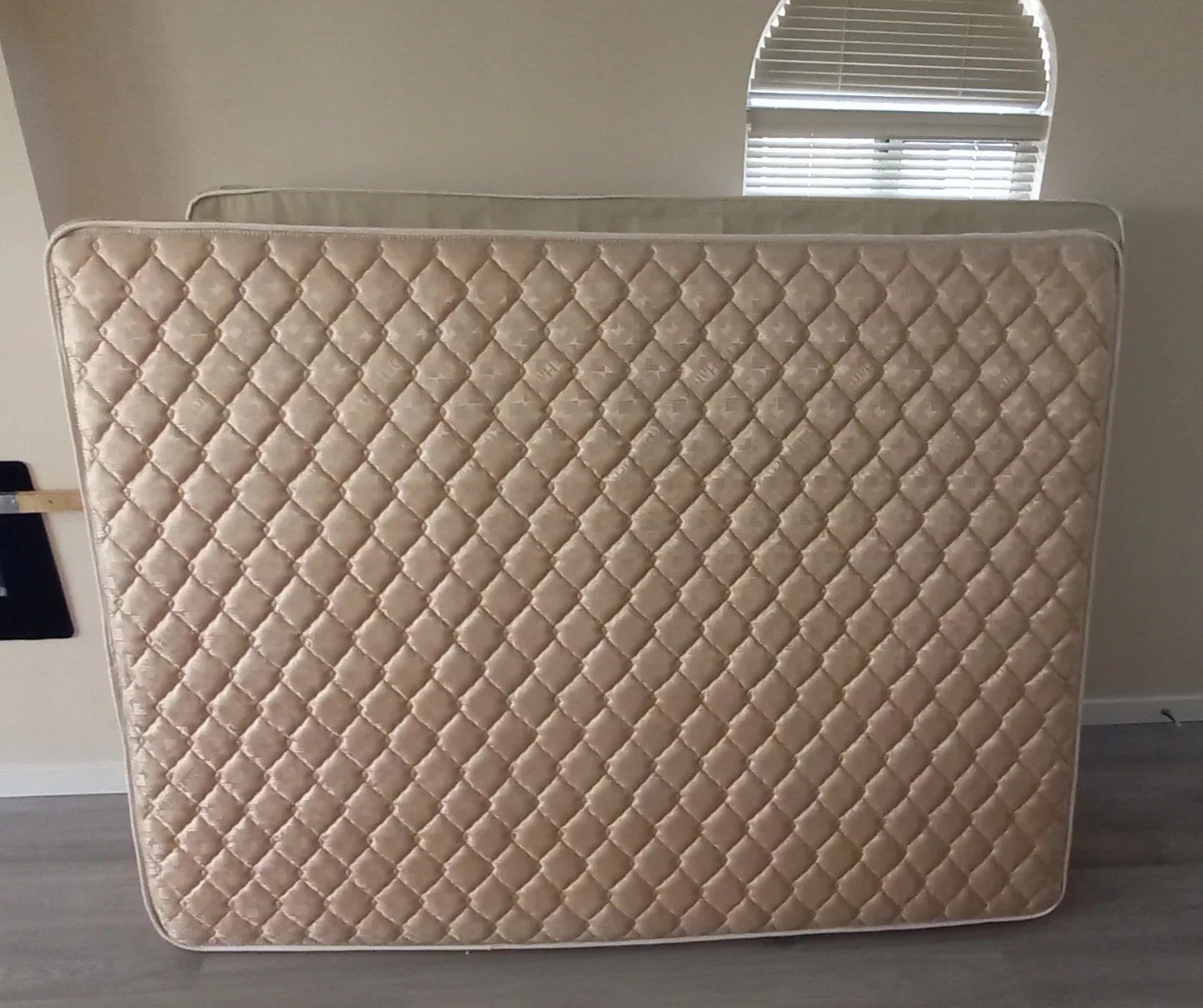 Queen Mattress and Box Spring Set thumbnail