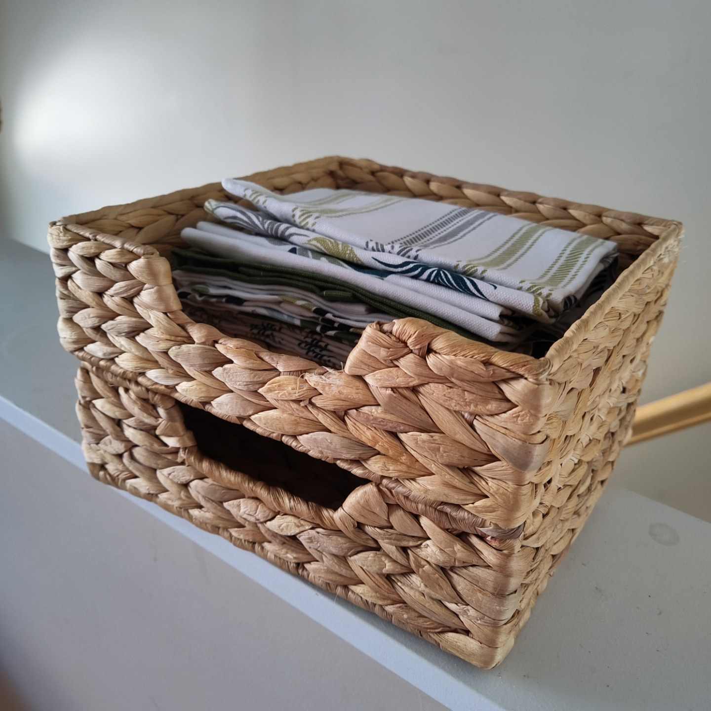 Set of Two Woven Baskets with Kitchen Towels - photo 5