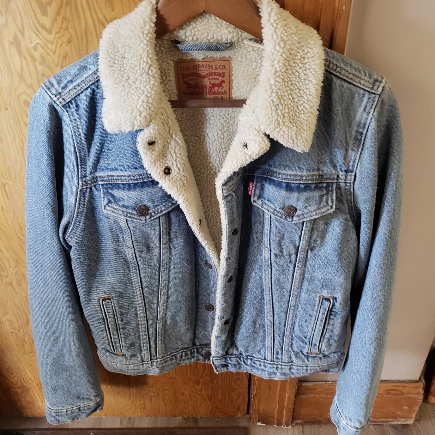 Levi's Sherpa Denim Jacket - Size Small thumbnail