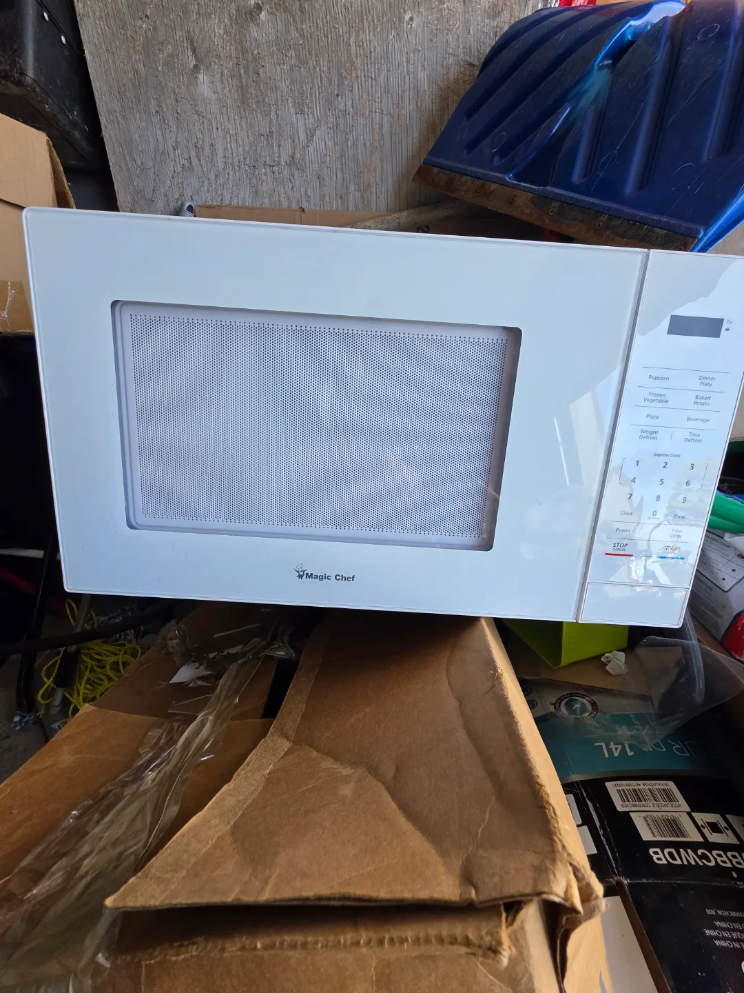 Magic Chef Microwave thumbnail