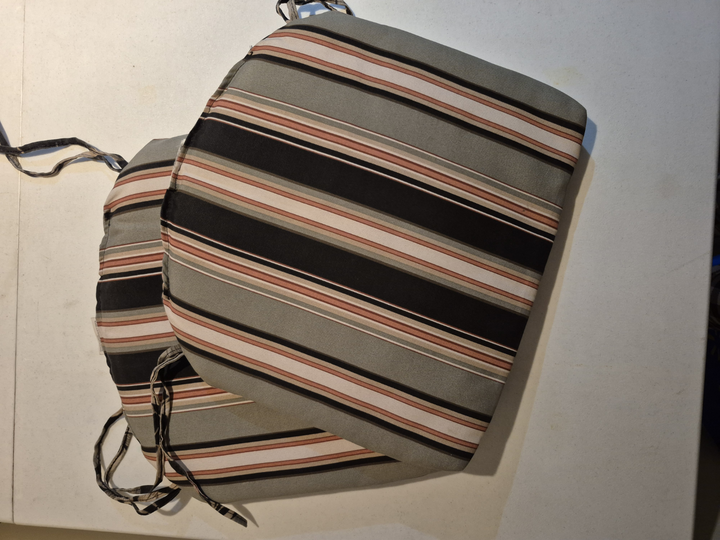Pair of Outdoor Striped Chair Cushions #freecycle