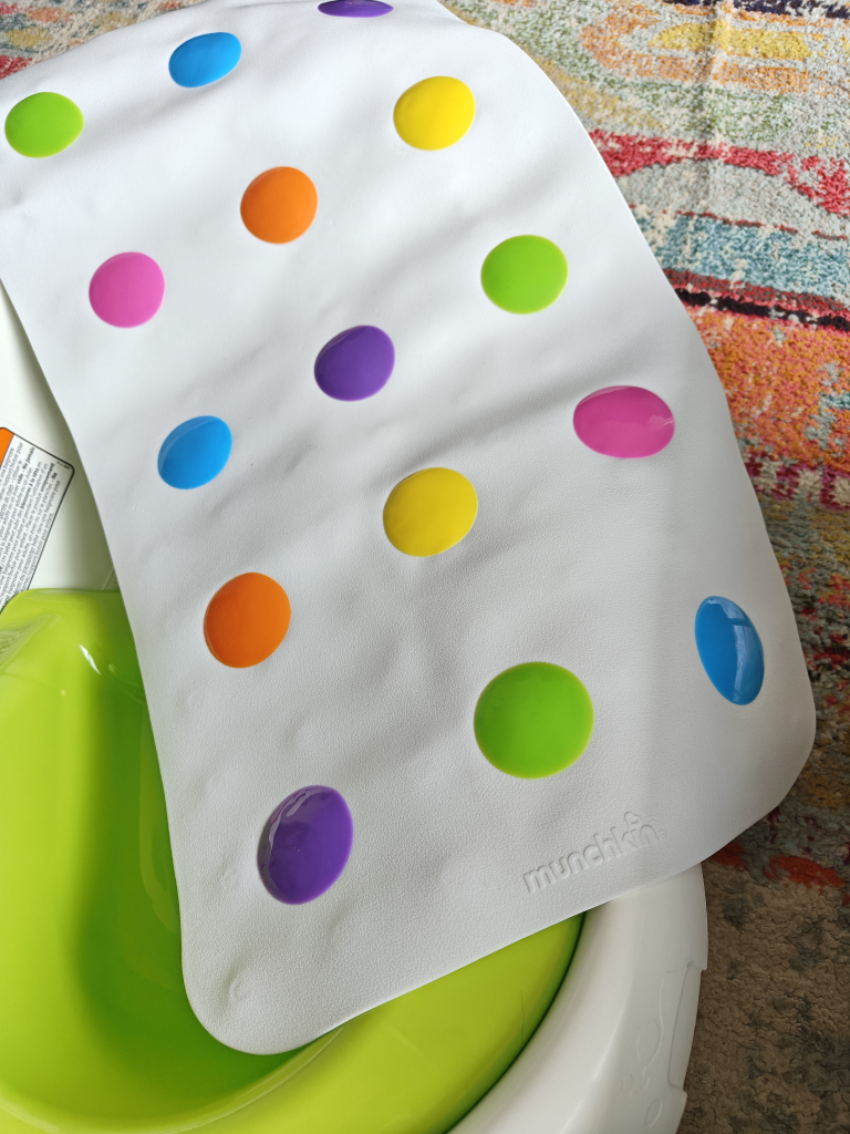 Baby to Toddler Bath Tub with Newborn Support and Non-Slip Mat - photo 4