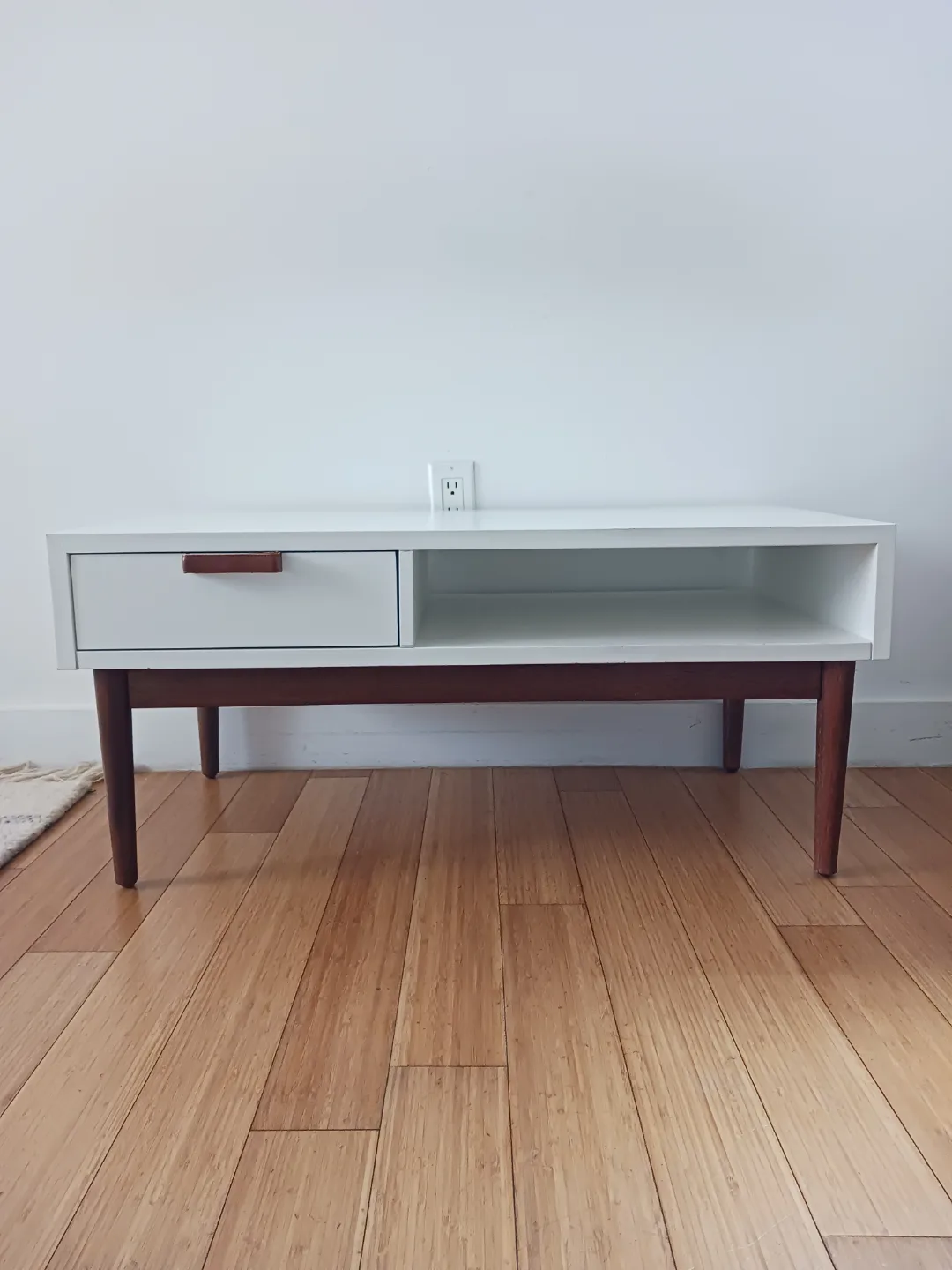 White Mid-Century Modern Nightstand and Coffee Table Set image indicator(5)