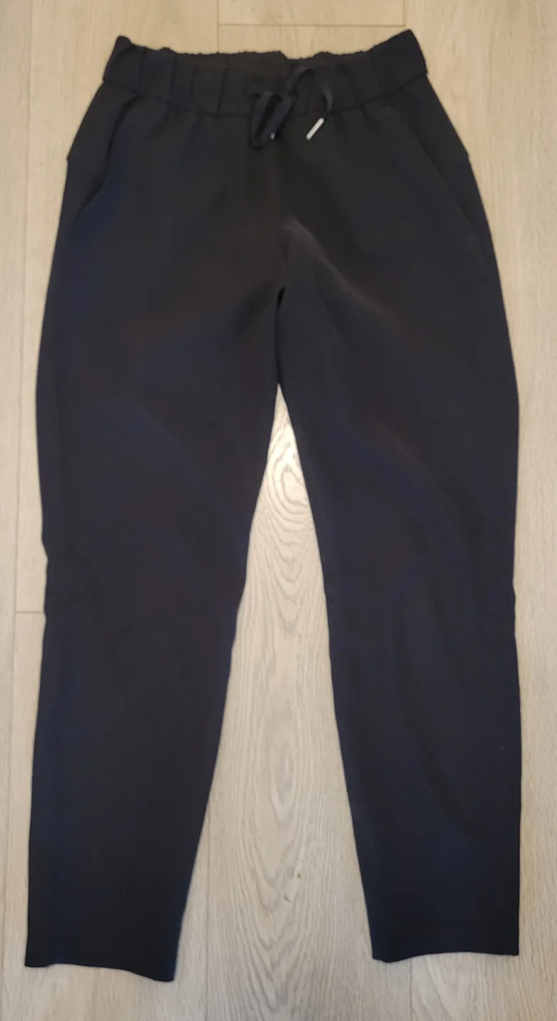 Lululemon Black joggers thumbnail