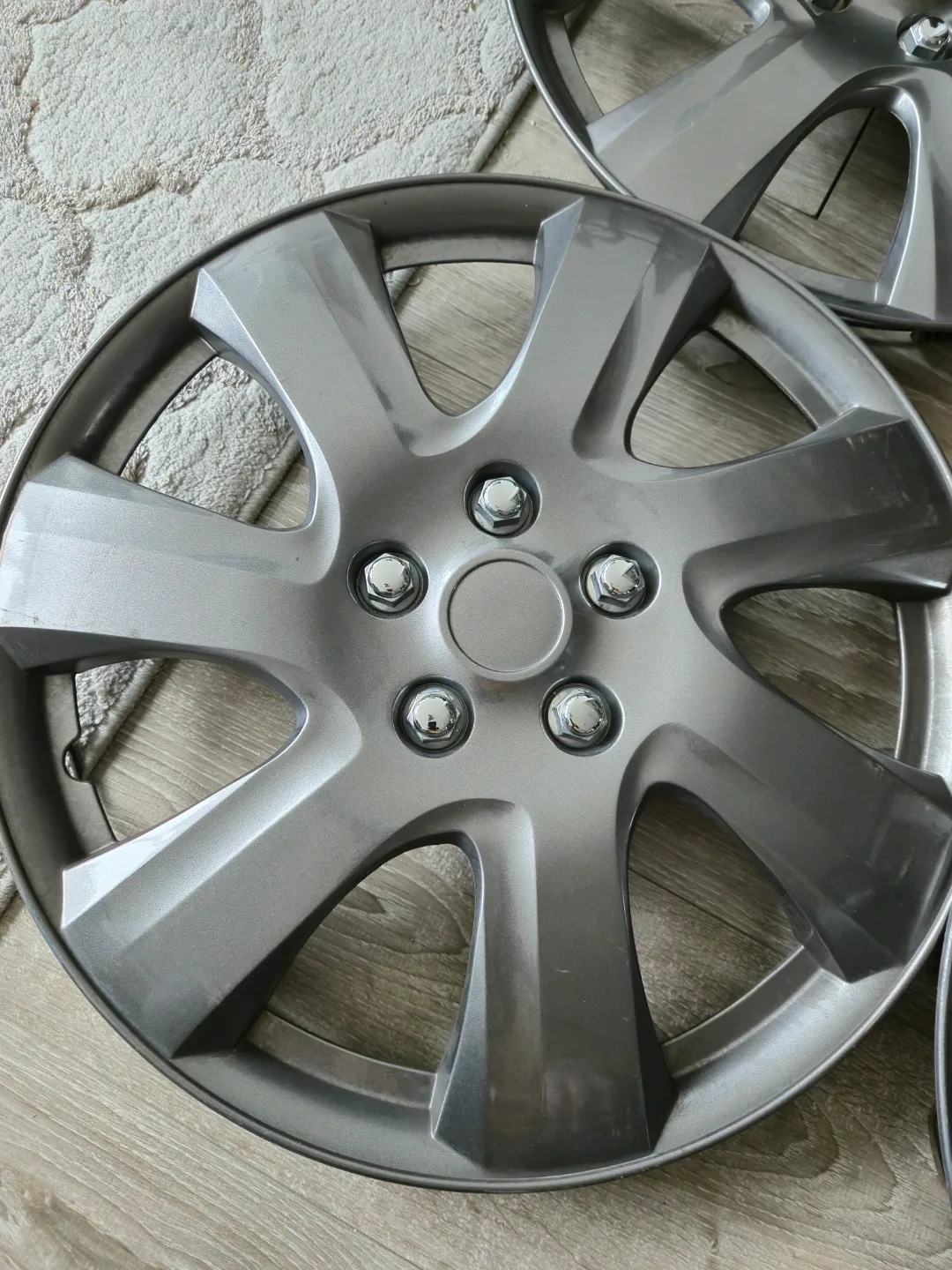 Set of 4 Dark Grey Wheel Hub Covers 17" #freecycle image indicator(3)