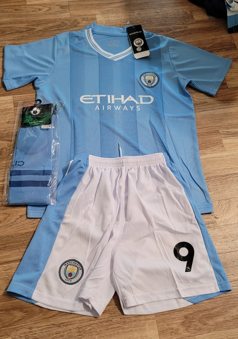 Kids Soccer Jersey Sets - Various Teams and Sizes image indicator(5)