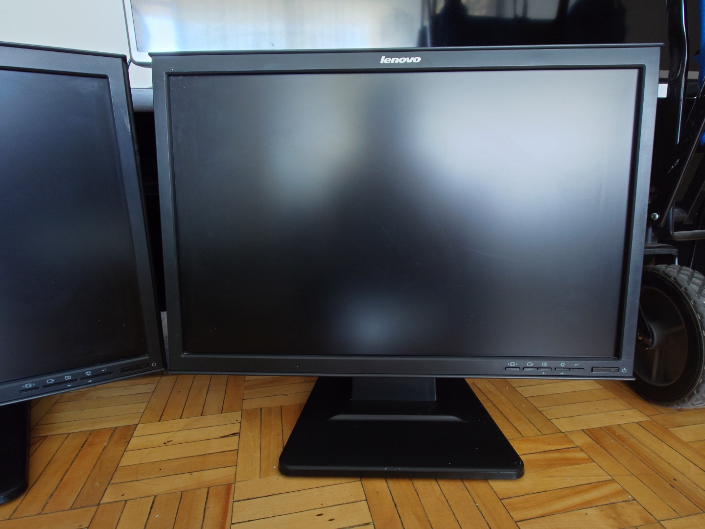 Pair of Lenovo 22-inch LCD Monitors - photo 2