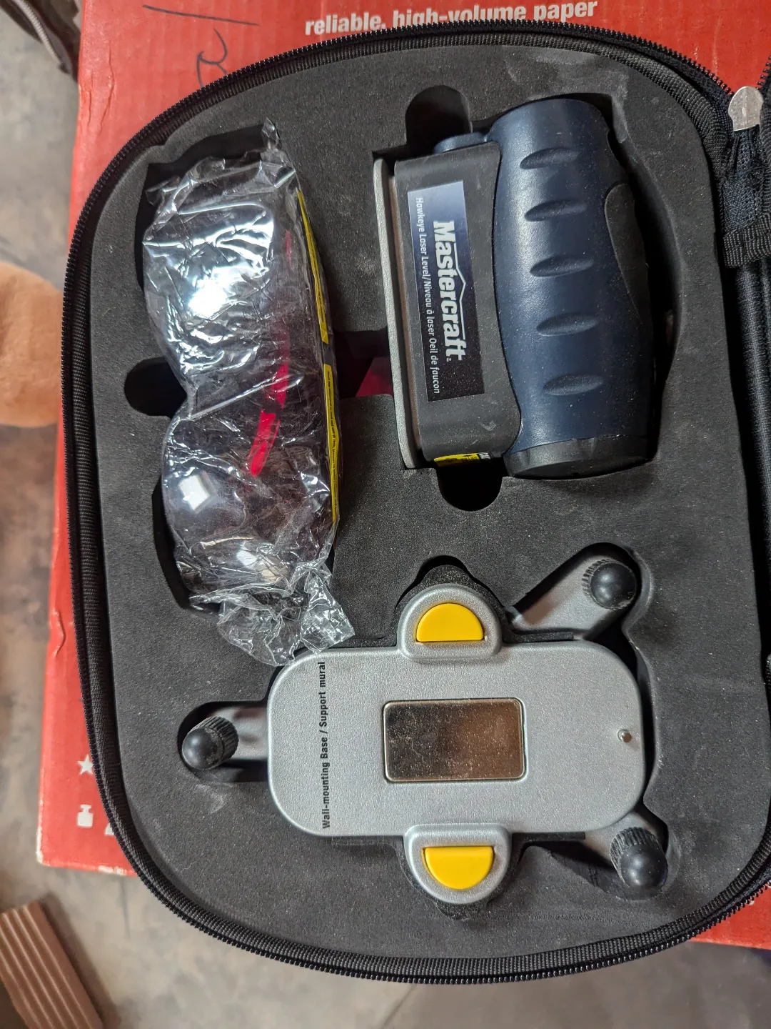 Mastercraft Laser Level with Accessories thumbnail