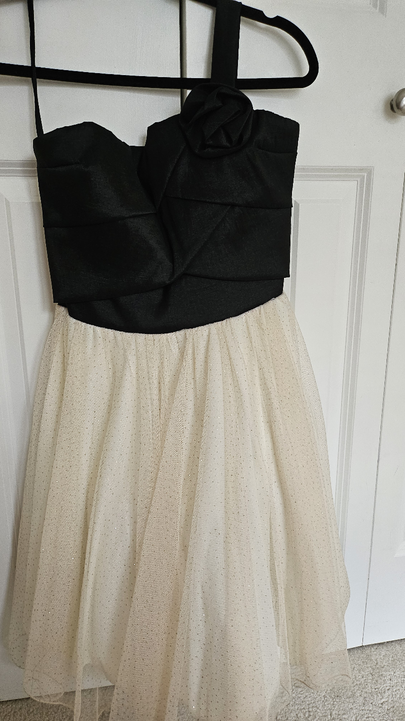 New Bell Black and Beige One-Shoulder Dress