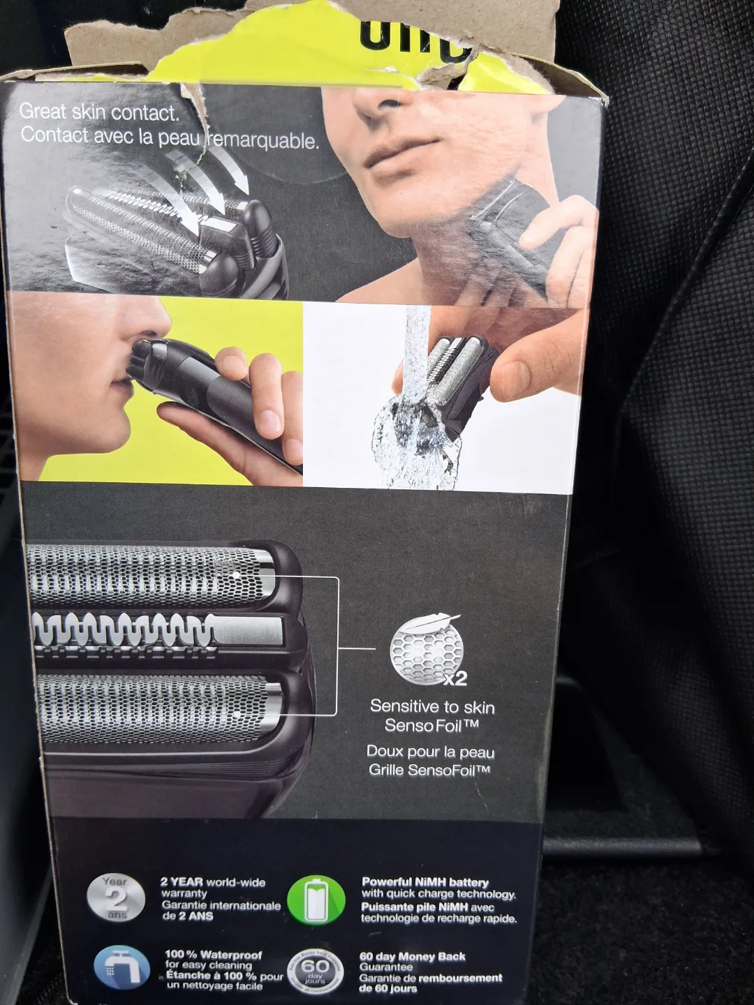 Braun Series 3 300s Electric Shaver AND Razor with Accessories image indicator(2)