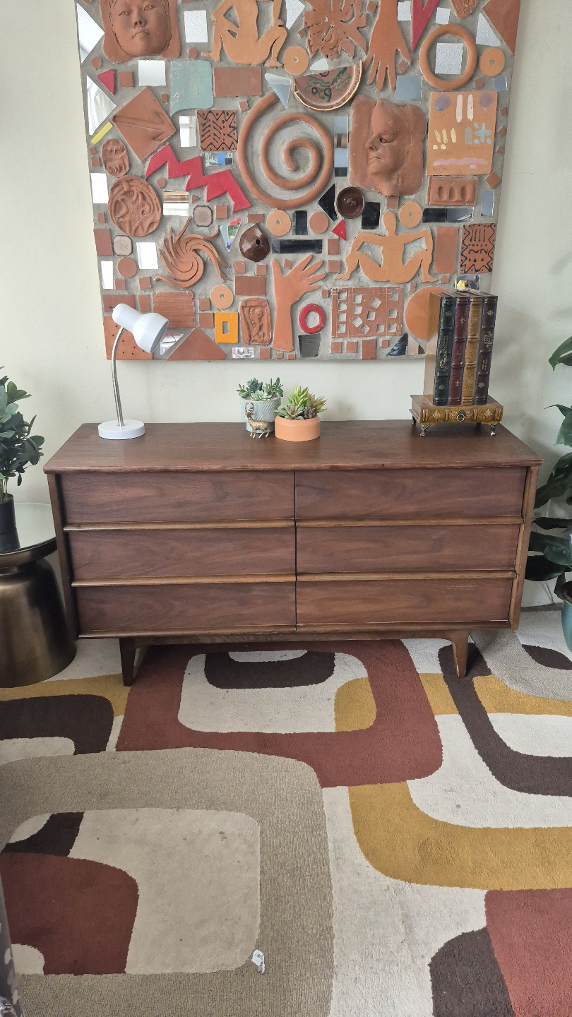 Mid-Century Modern Six-Drawer Dresser - photo 2
