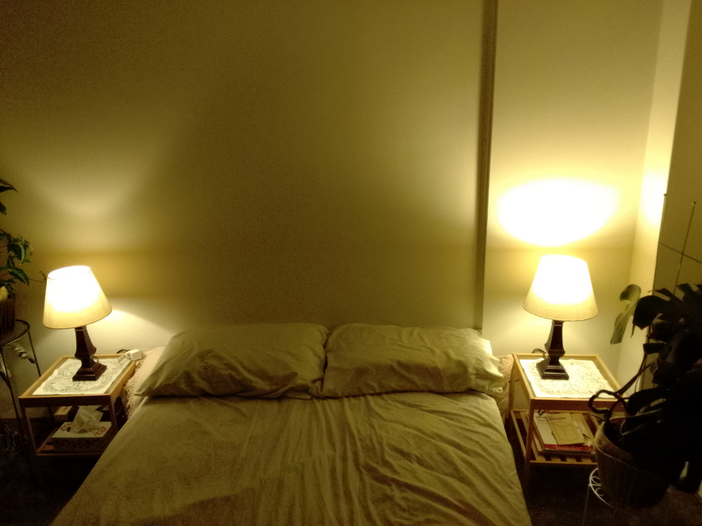 Pair of Bedside Lamps with Cream Shades - photo 2
