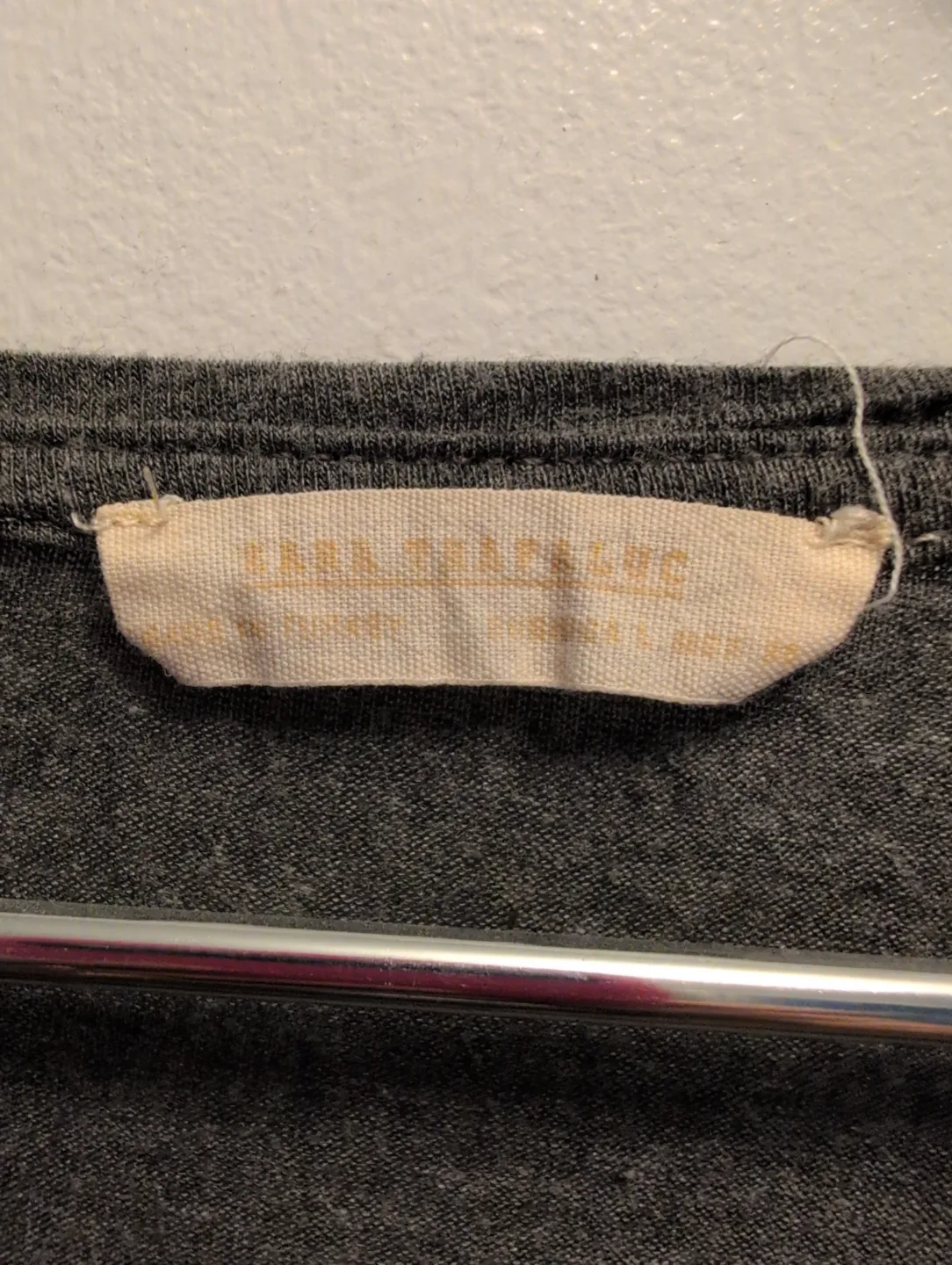 Zara Gray V-neck t-shirt #Freecycle 💚 image indicator(2)