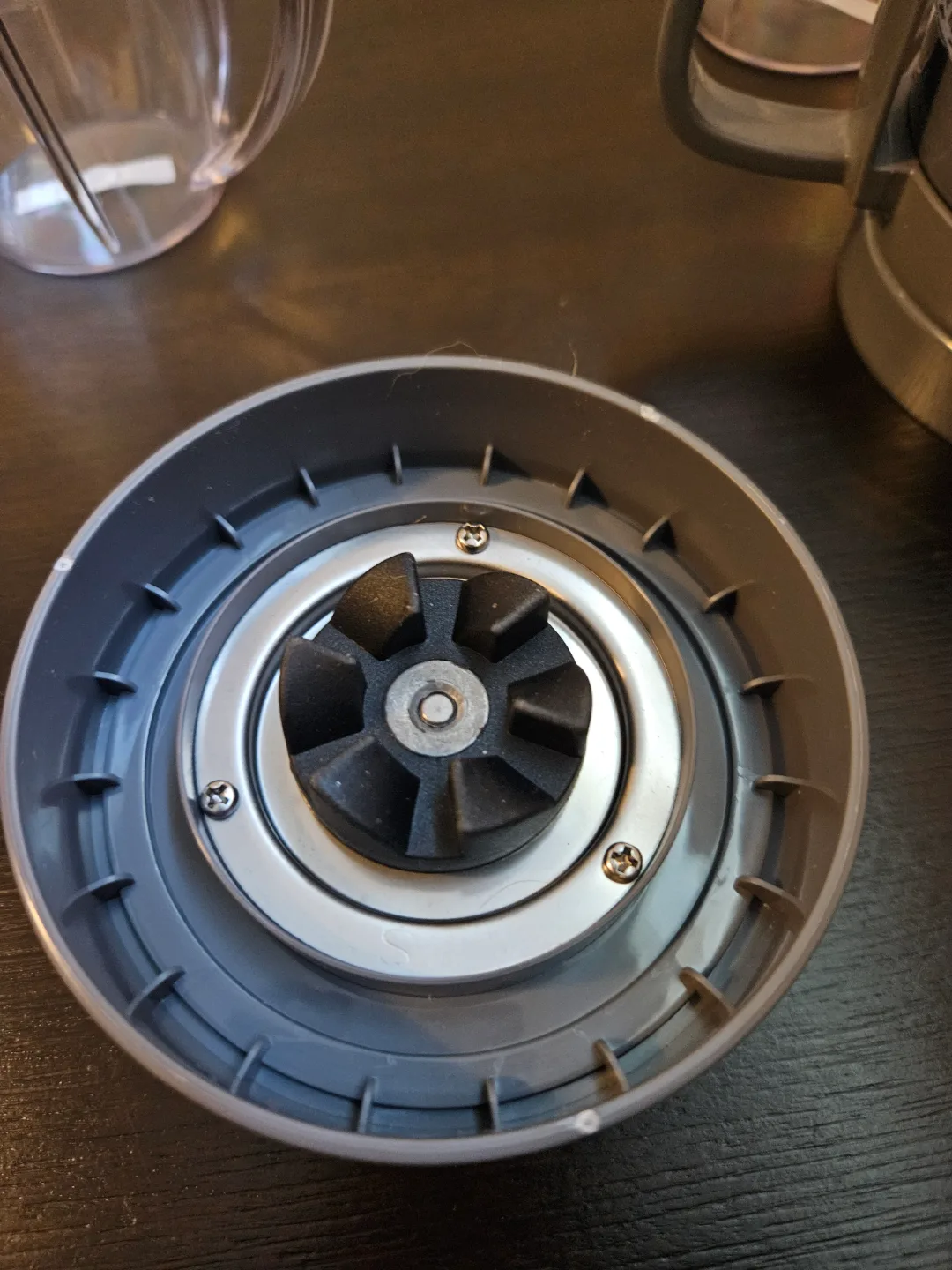 Two NutriBullet 600 watt Cups with Lids and Blades 🧡 image indicator(5)