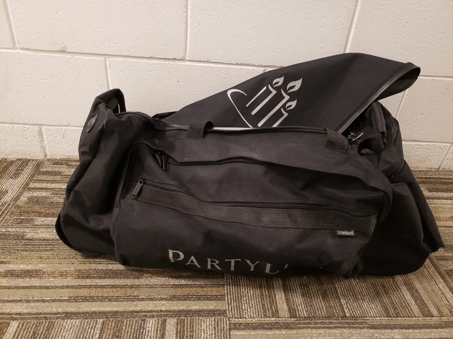 PartyLite Rolling Travel Bag thumbnail