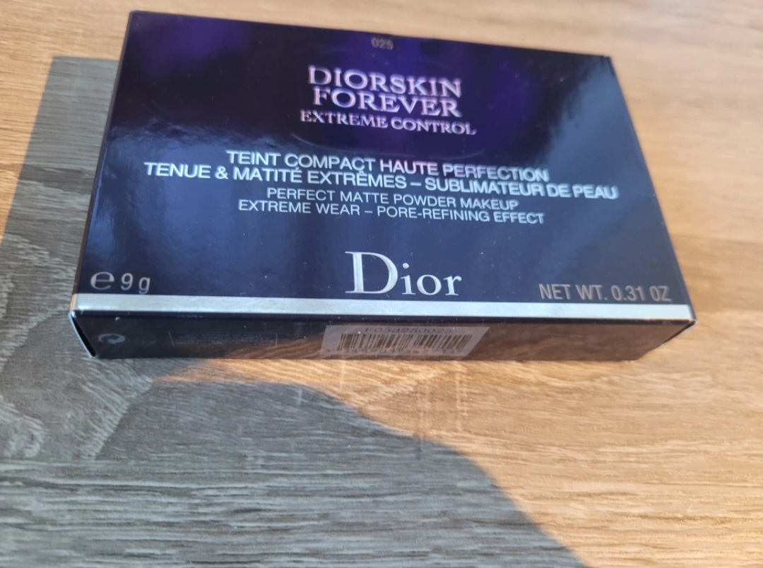 Dior Forever Extreme Control Compact Foundation