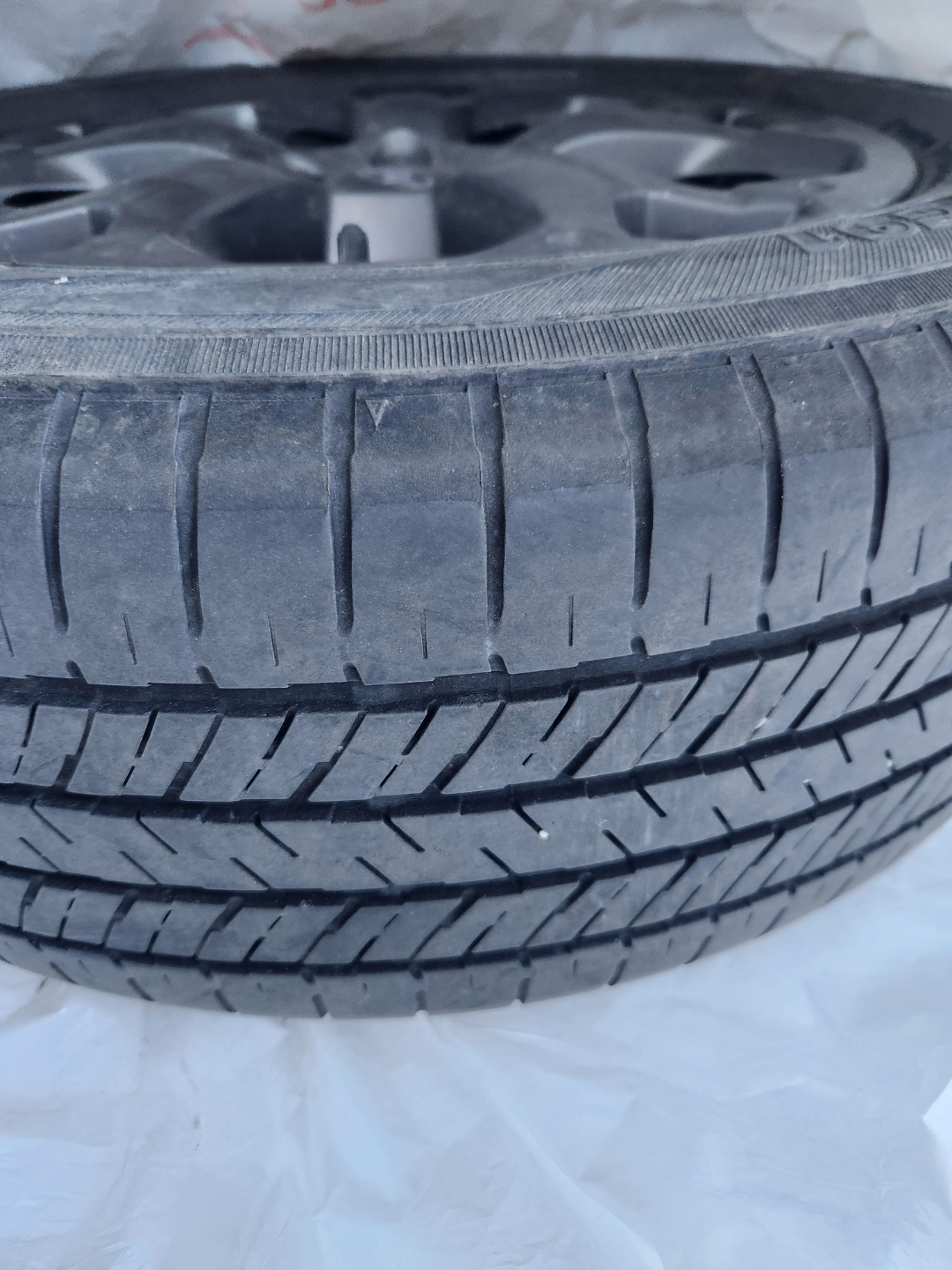 Subaru 17" Alloy Wheels with Yokohama Tires - photo 4