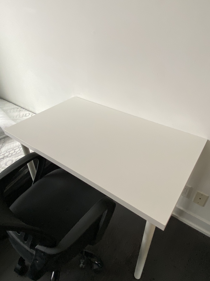 4 legs white table - photo 2