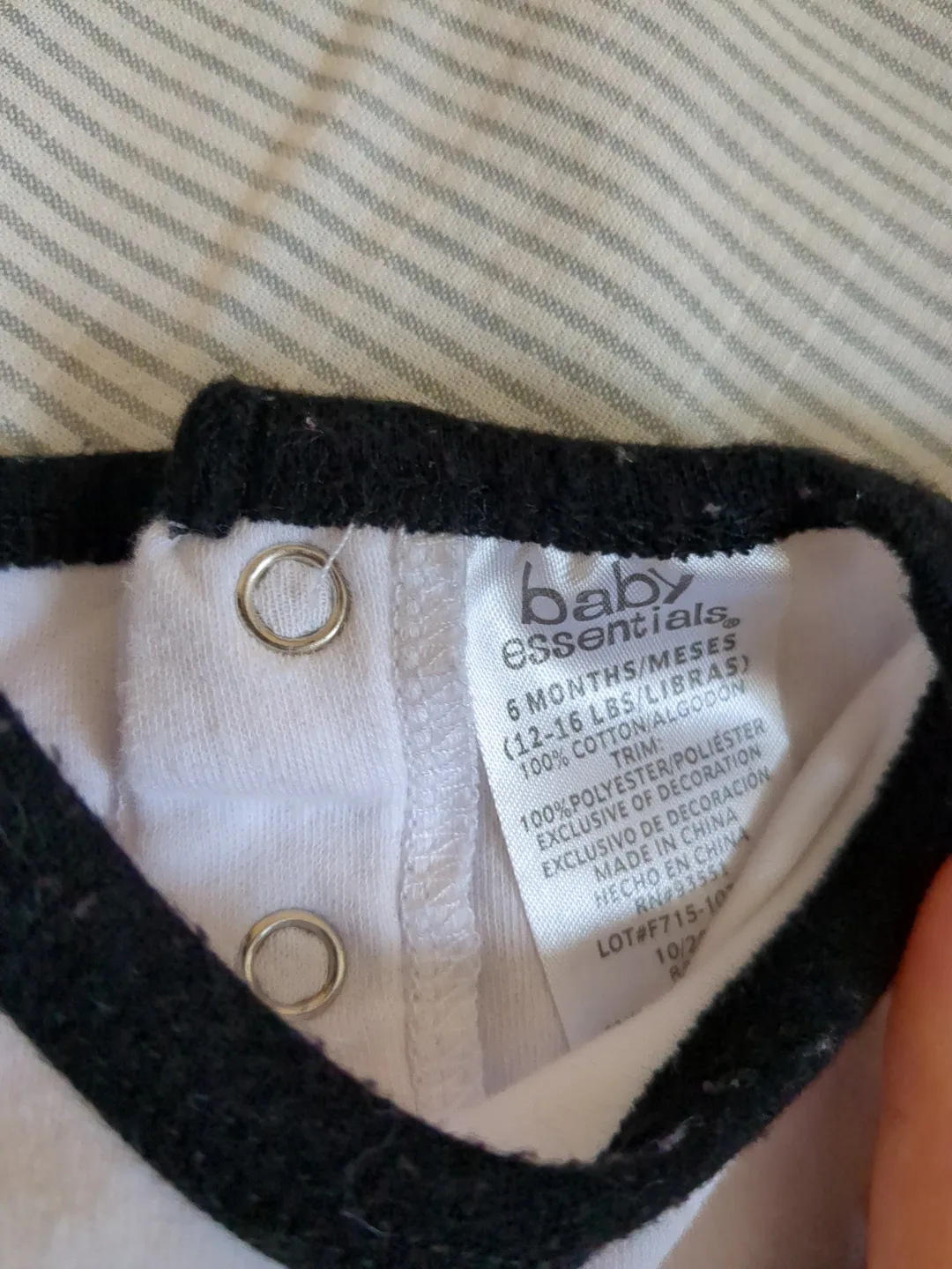 Genuine Baby & Baby Essentials 6m Girl's Outfit Bundle image indicator(2)